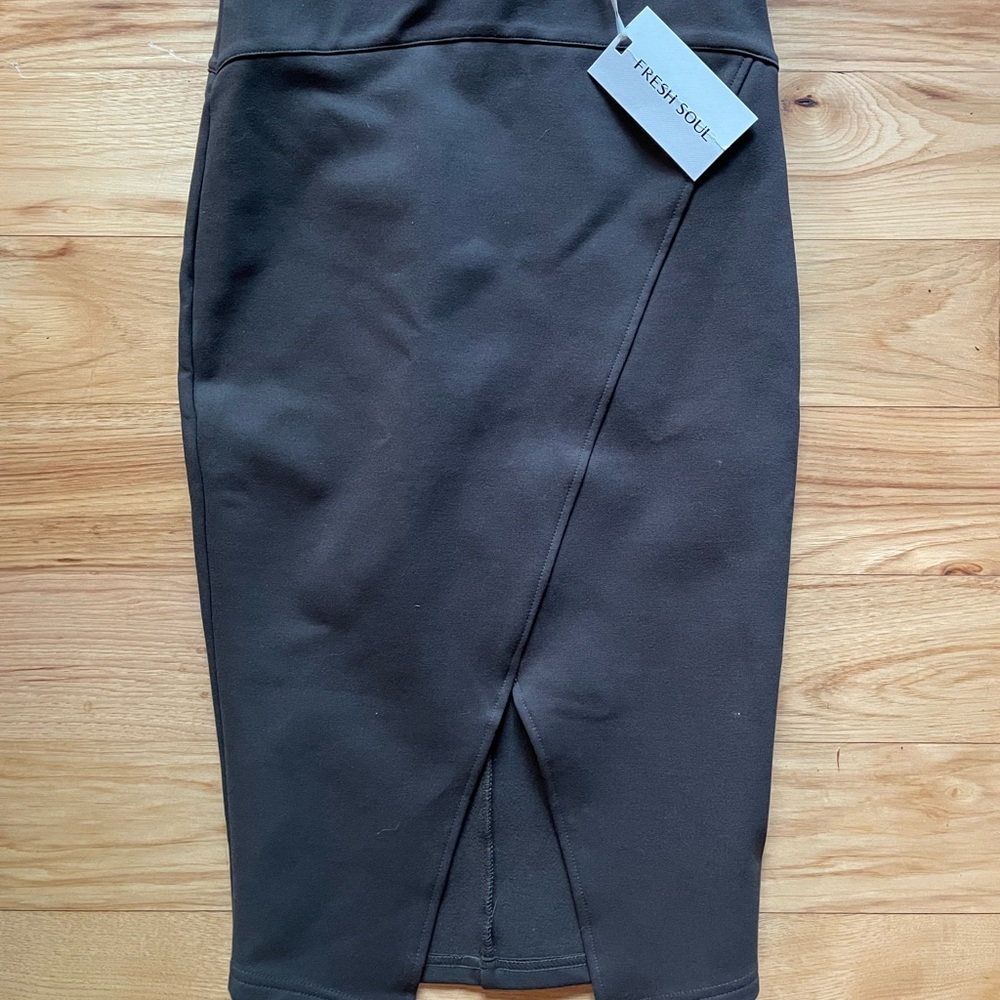NEW WITH TAGS Fresh Soul khaki body con skirt
